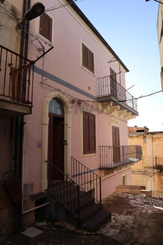 Vrijstaande woning in Monterosso Almo