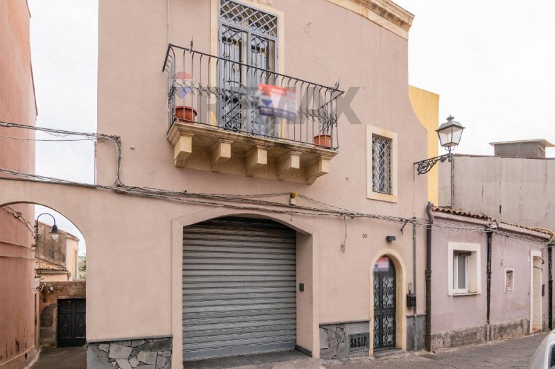 Vrijstaande woning in Acireale