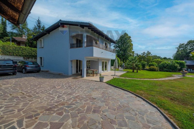Villa i Vergiate