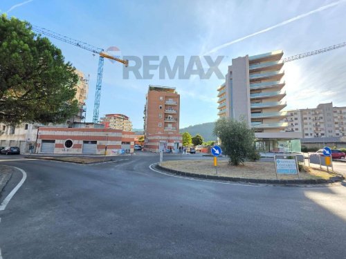 Local commercial à Cosenza