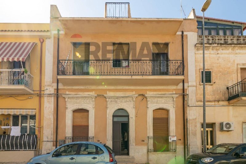 Vrijstaande woning in Rosolini