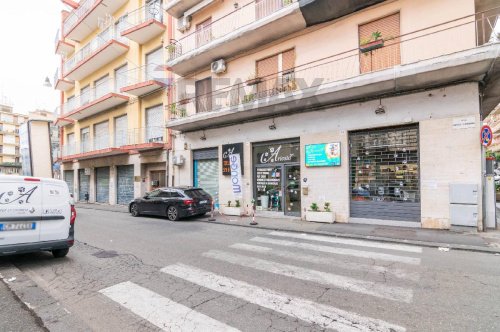 Local commercial à Acireale