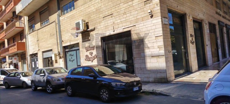 Immobile commerciale a Caltagirone