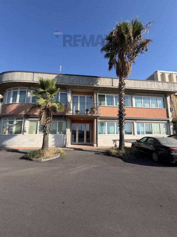 Edifício comercial em Belpasso