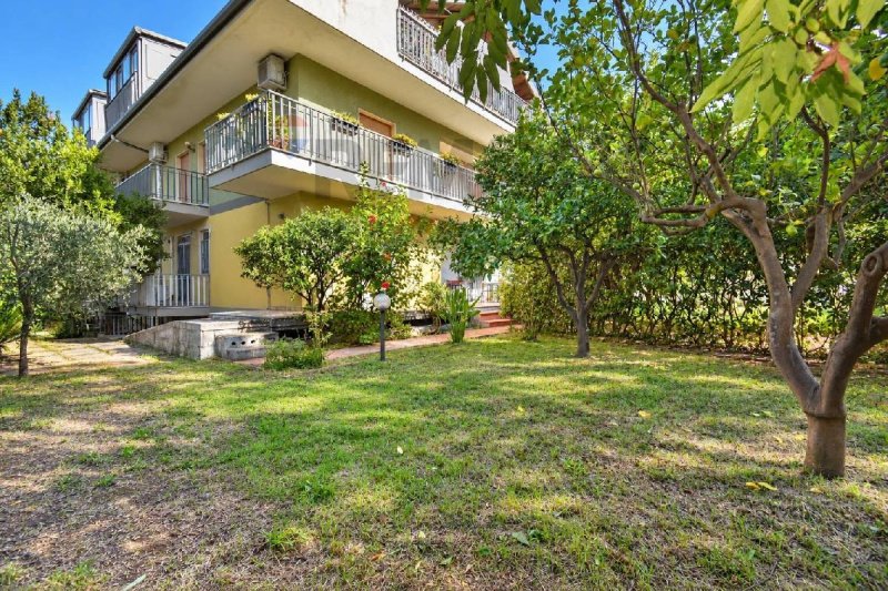 Apartamento em Aci Sant'Antonio
