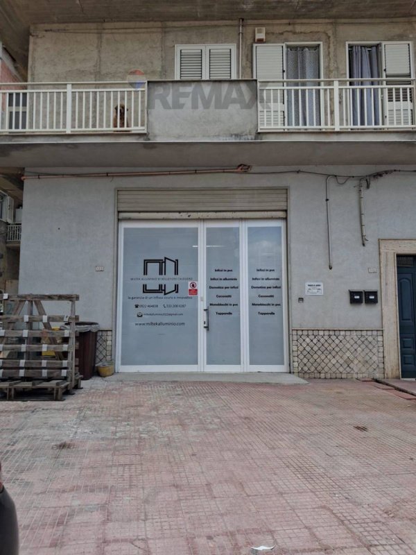 Local commercial à Favara