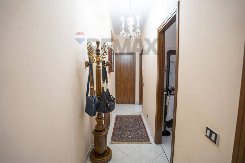 Apartamento em Aci Catena