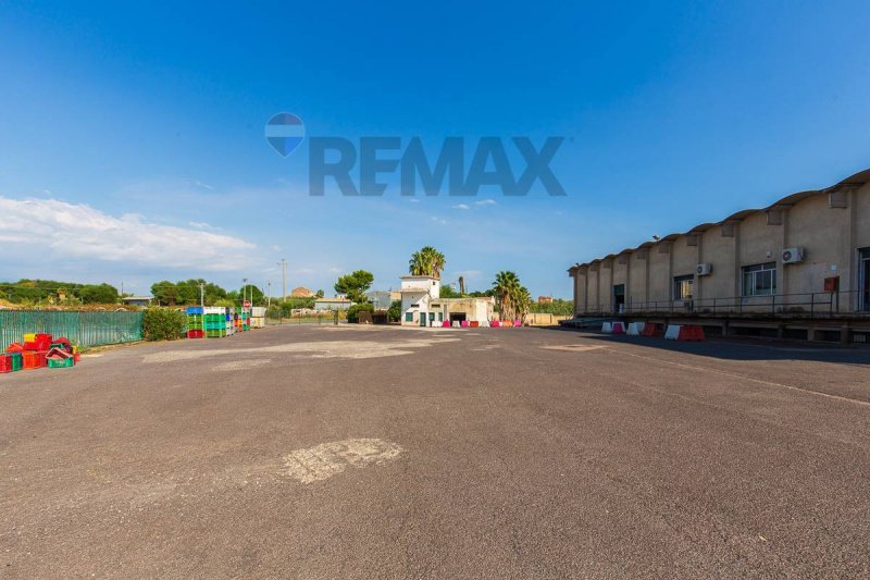 Inmueble comercial en Paternò