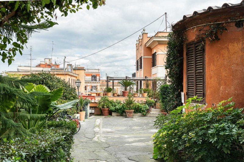 Historisk lägenhet i Rom