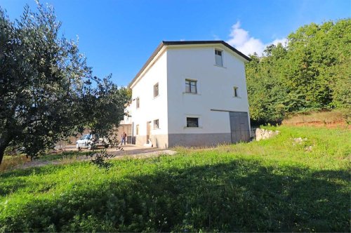 Casa semi indipendente a San Donato Val di Comino