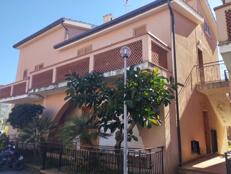Appartement à Santa Maria del Cedro