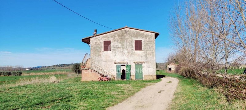 Klein huisje op het platteland in Montalto di Castro