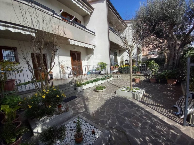 Semi-detached house in Viterbo