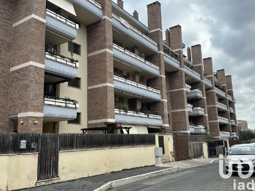 Apartamento en Pomezia