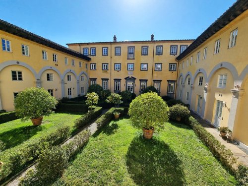Historisk lägenhet i Lucca