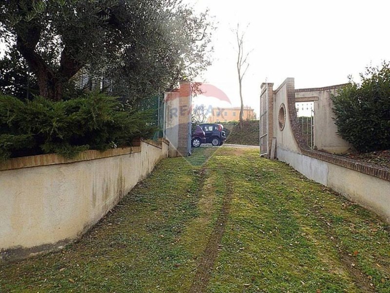 Country house in Montelupone
