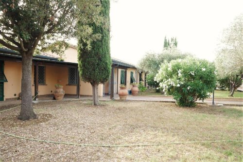 Villa in Cecina
