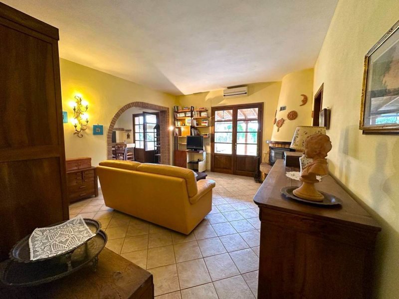 Self-contained apartment in Castagneto Carducci