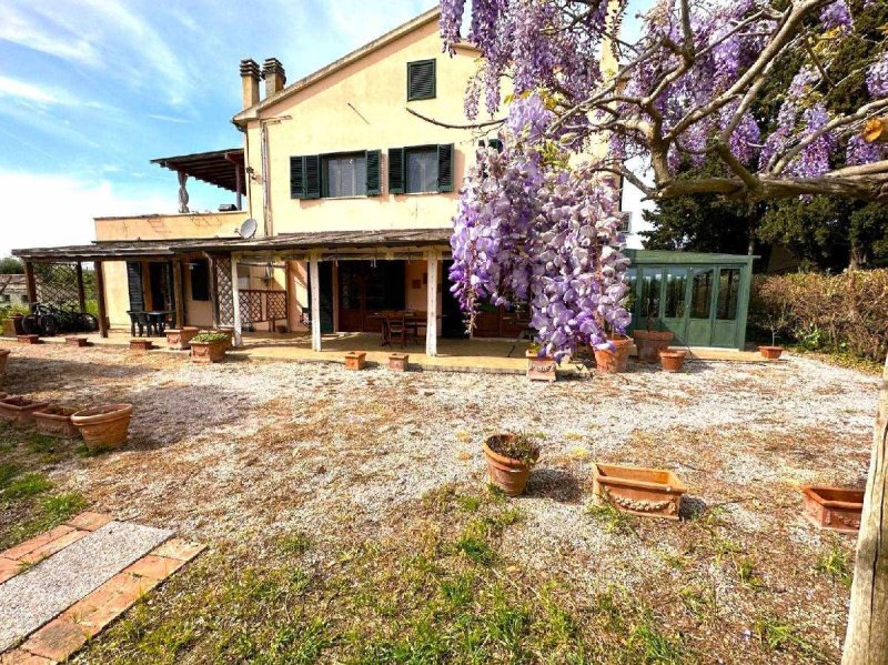 Self-contained apartment in Castagneto Carducci