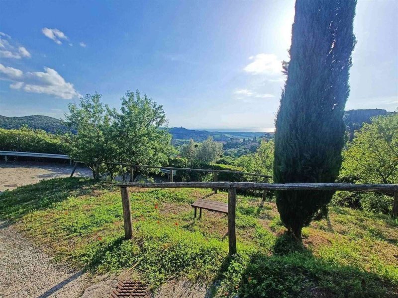 Self-contained apartment in Castagneto Carducci