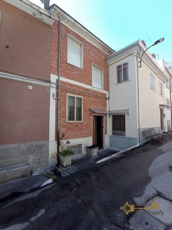 Hus från källare till tak i Colledimezzo