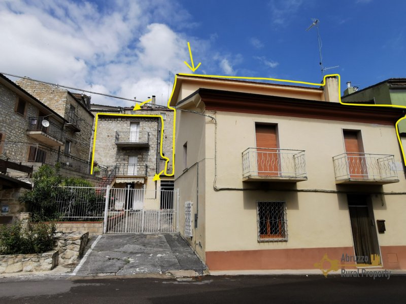 Detached house in Carpineto Sinello