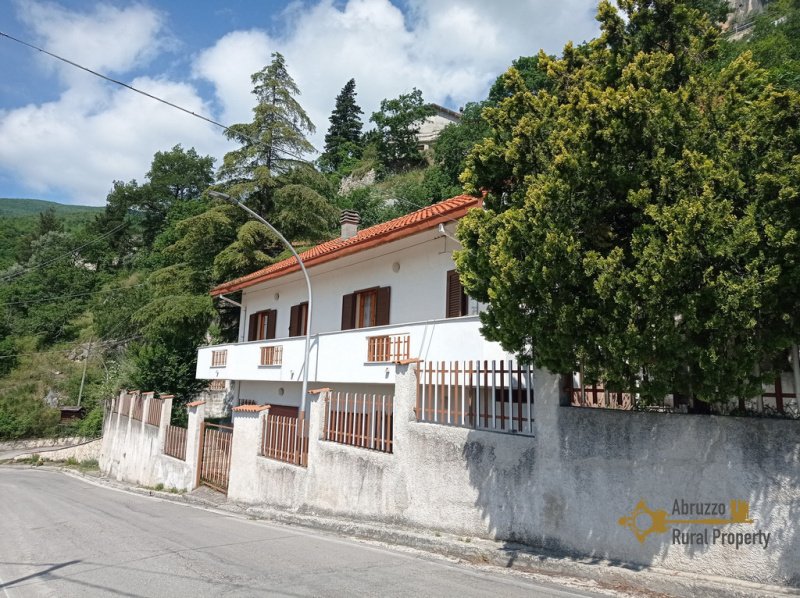 Einfamilienhaus in Pescosansonesco