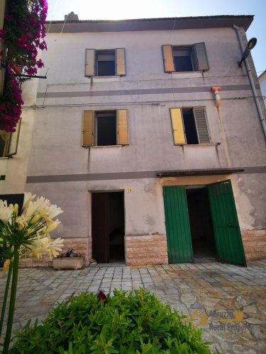 Maison à Montenero di Bisaccia