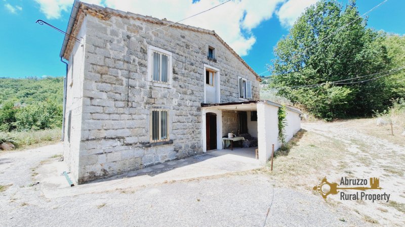 Hus på landet i Schiavi di Abruzzo