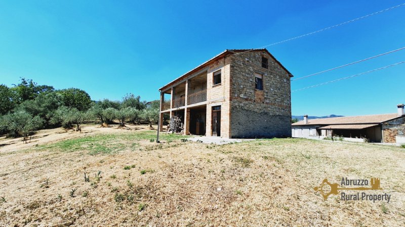 Detached house in Roccaspinalveti