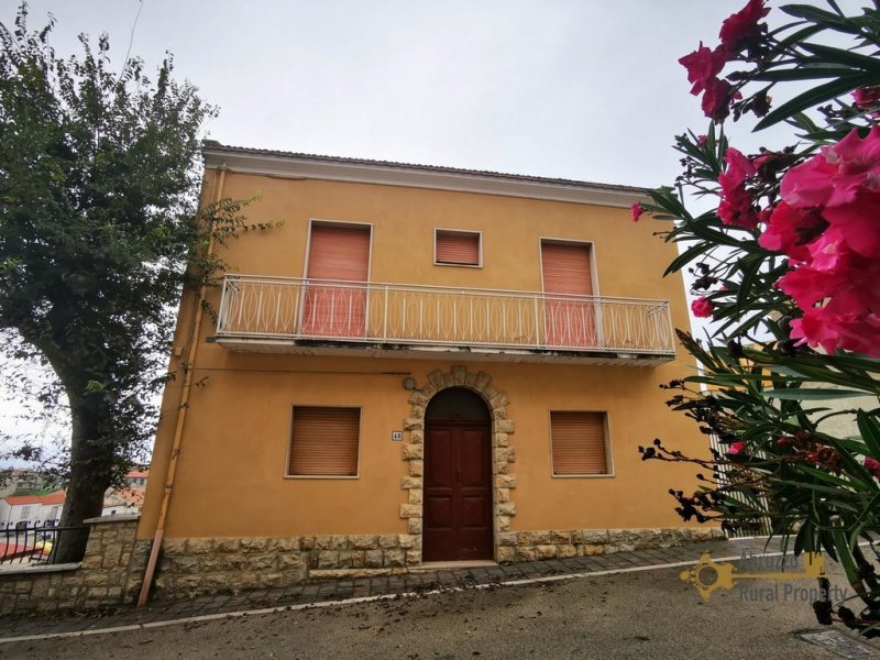 Detached house in San Felice del Molise