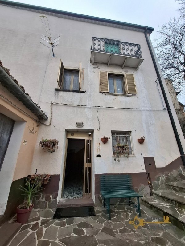 Hus i Celenza sul Trigno