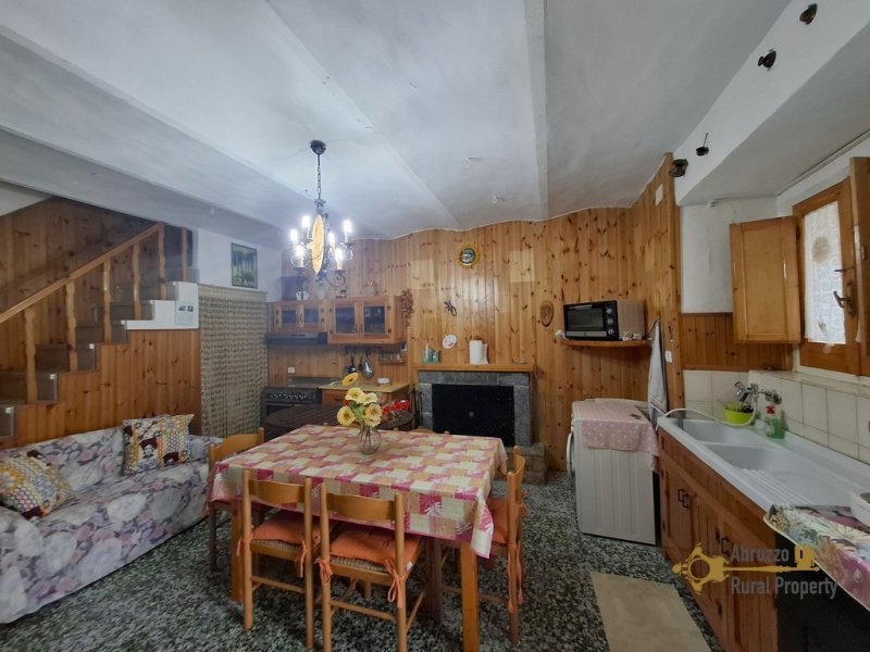 Hus i Celenza sul Trigno