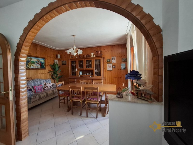 Дом в Кастильоне-Мессер-Марино