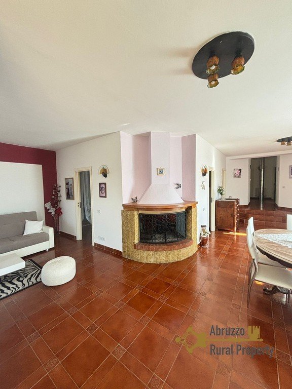 Villa in Colledara