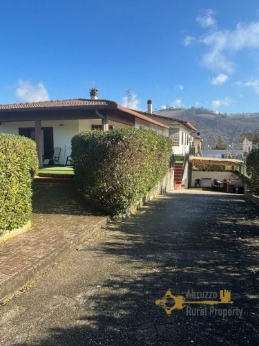 Villa in Colledara