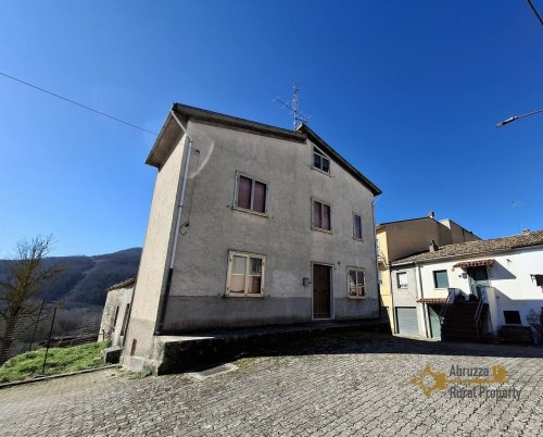 Detached house in Pescolanciano