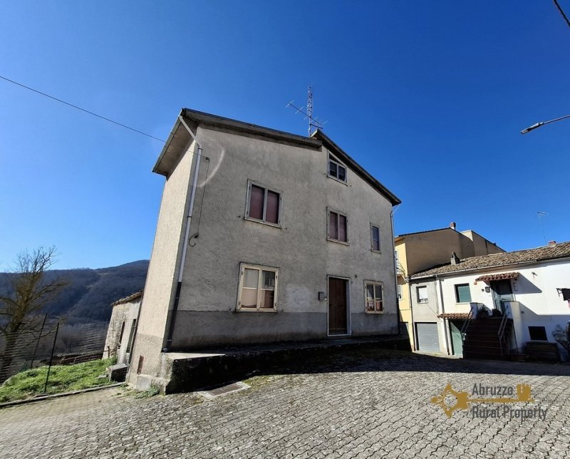 Maison individuelle à Pescolanciano