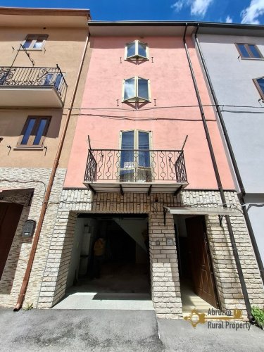 House in Castiglione Messer Marino