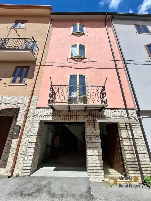 House in Castiglione Messer Marino