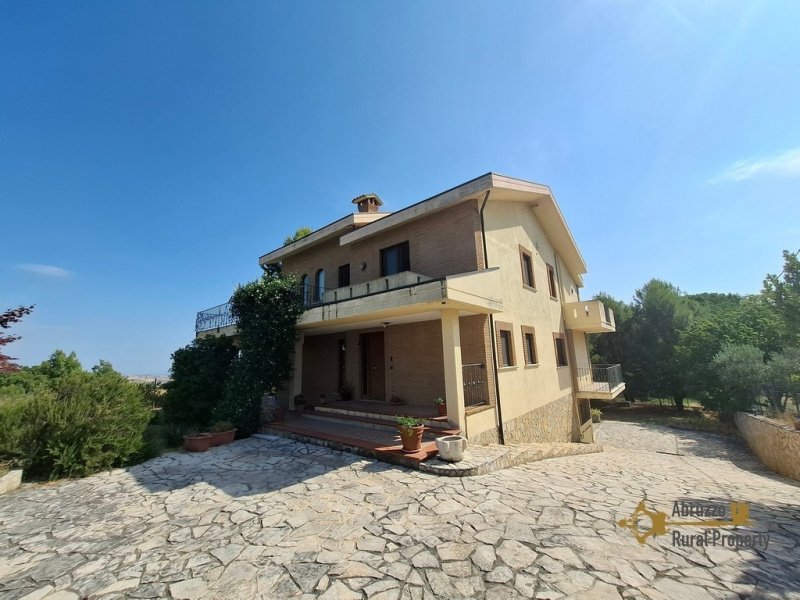Villa a Gissi