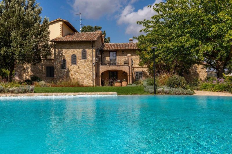 Villa in Todi