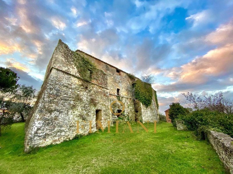 Hamlet in Monteriggioni