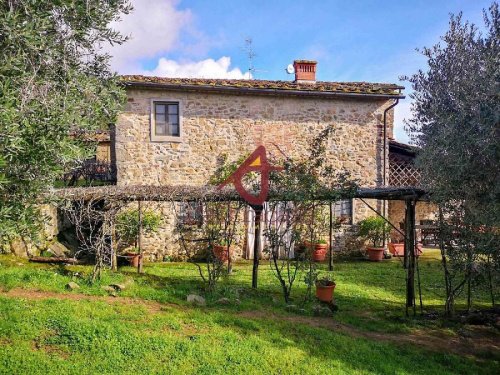 Farmhouse in Serravalle Pistoiese
