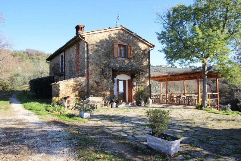 Klein huisje op het platteland in Lamporecchio