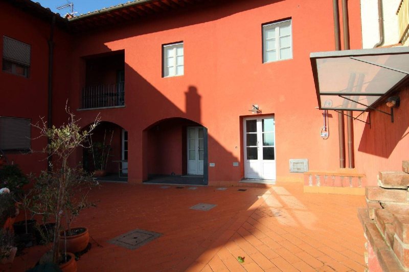 Hus från källare till tak i Lamporecchio