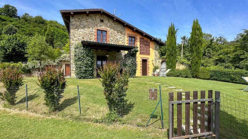 Farmhouse in Camporgiano