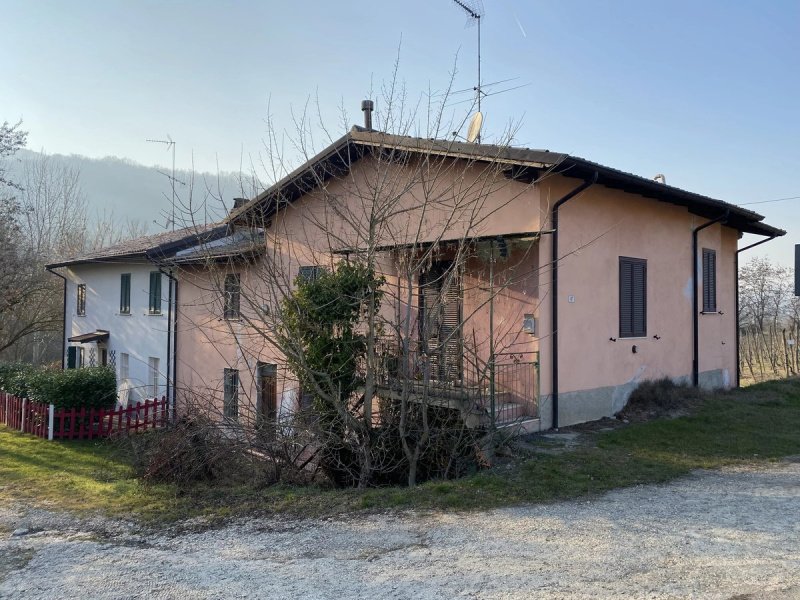 Einfamilienhaus in Borgoratto Mormorolo