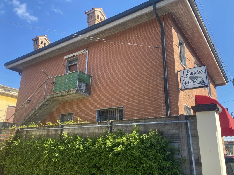 Apartment in Bressana Bottarone