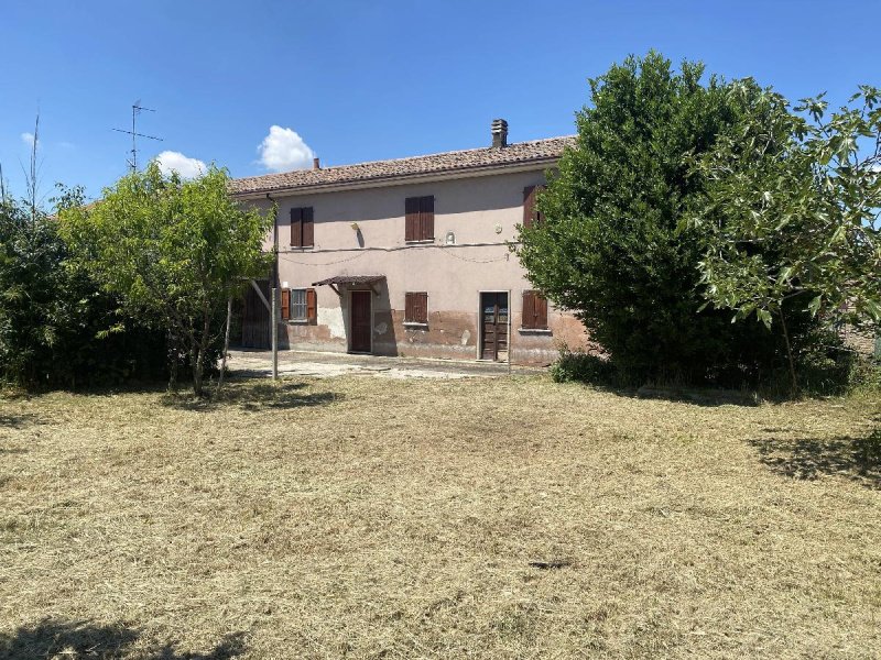 Detached house in Casteggio